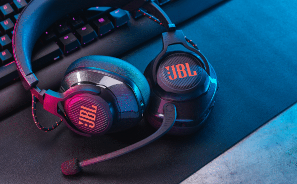 JBL Quantum 600 - Wireless over-ear performance PC gaming headset with surround sound and game-chat balance dial - Black - Image 3